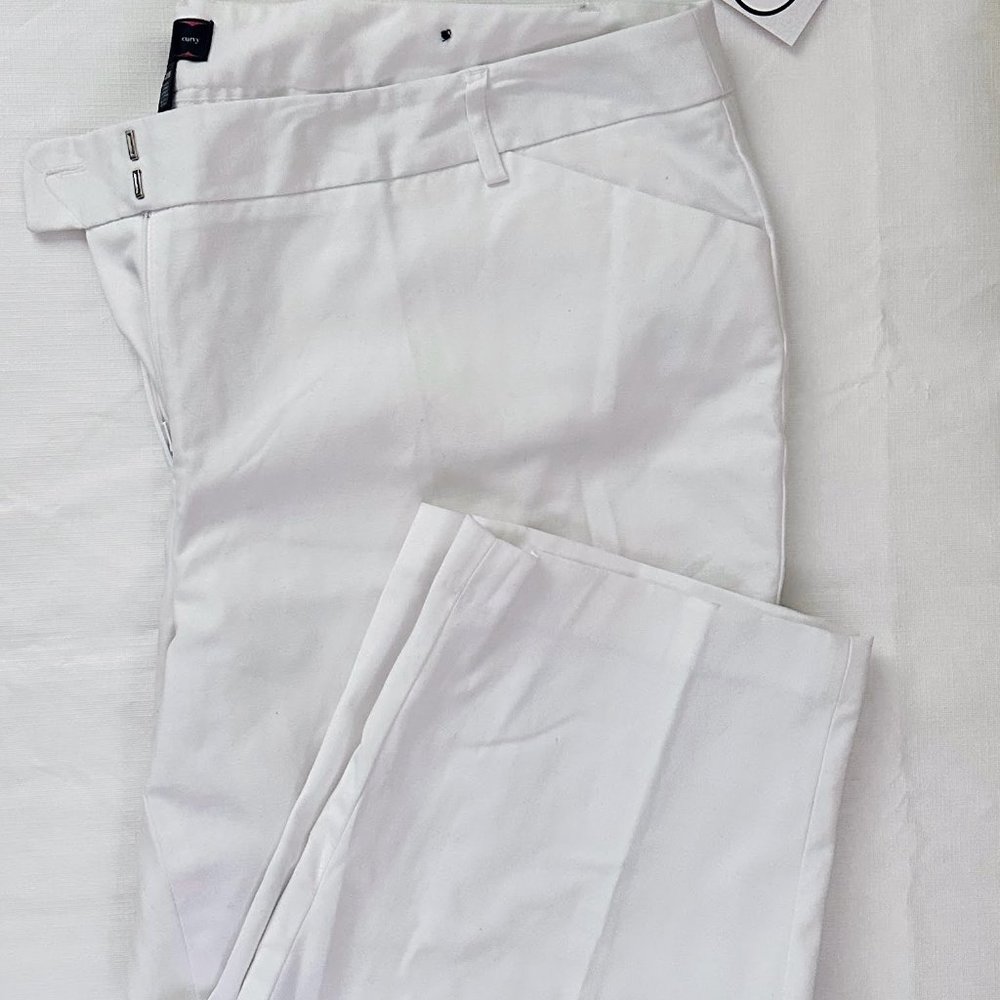 Rafaella white capri pants